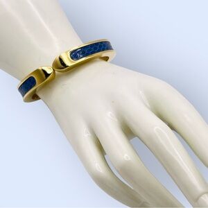 Stylish Stella and Dot Gold Tone With Faux Blue Snakeskin Hinged Bangle Bracelet